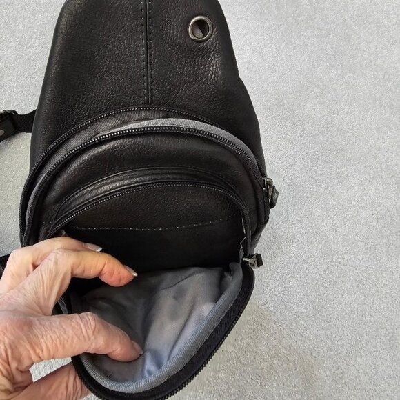 AGM Beyond Leather Slingback Concealed Carry Unisex Black - Picture 4 of 7